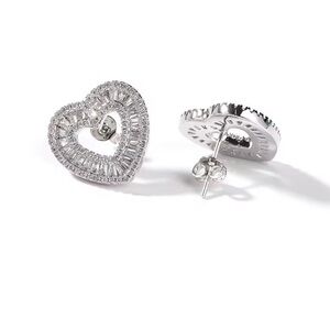 Princess heart shaped earrings cubic zirconia in SILVER.